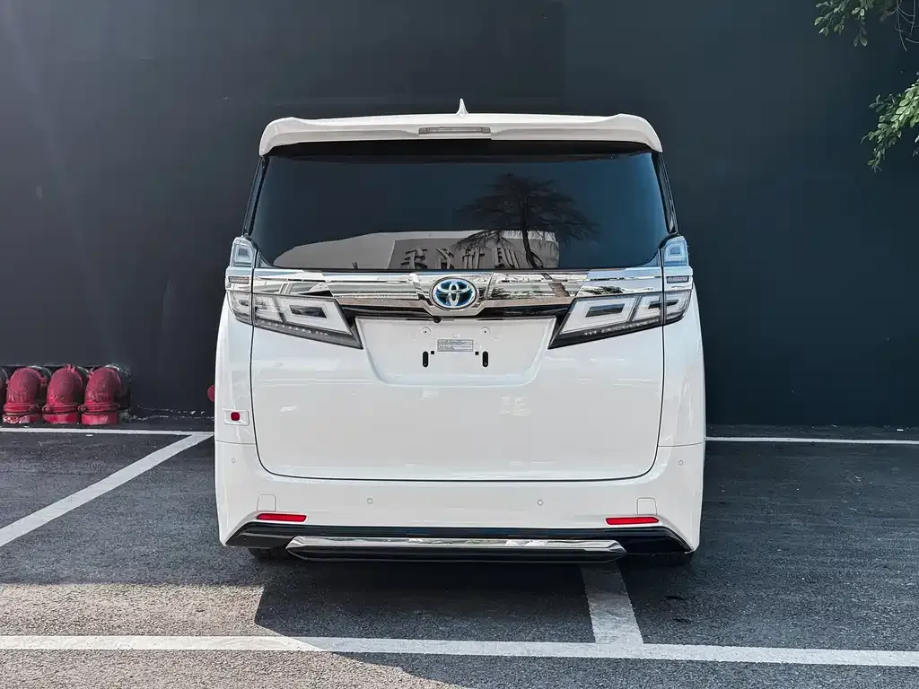 Toyota Vellfire — фото 7