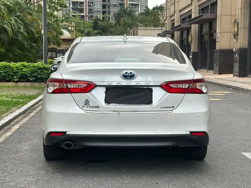 Toyota Camry — фото 4