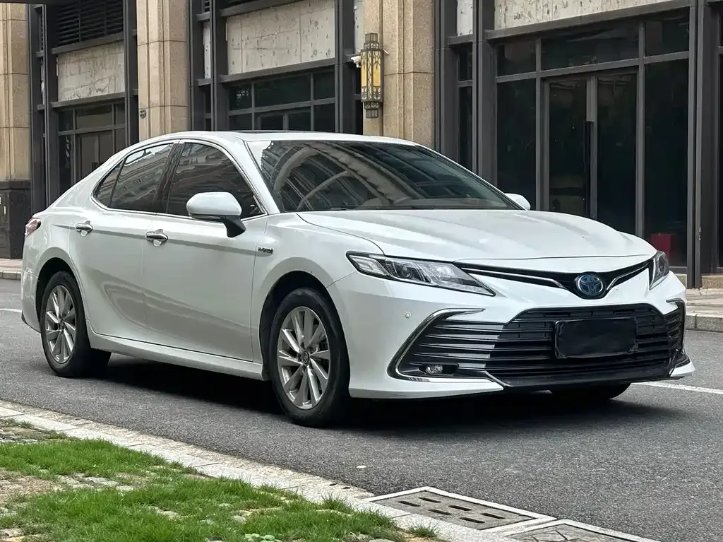 Toyota Camry — фото 10