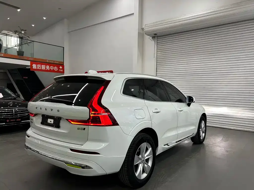 Volvo XC60 — фото 7