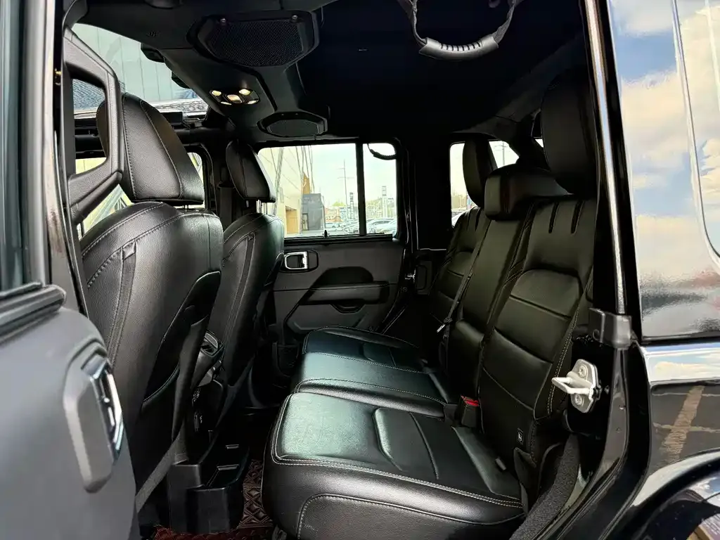 Jeep Wrangler PHEV 2021 из CN, фото 2