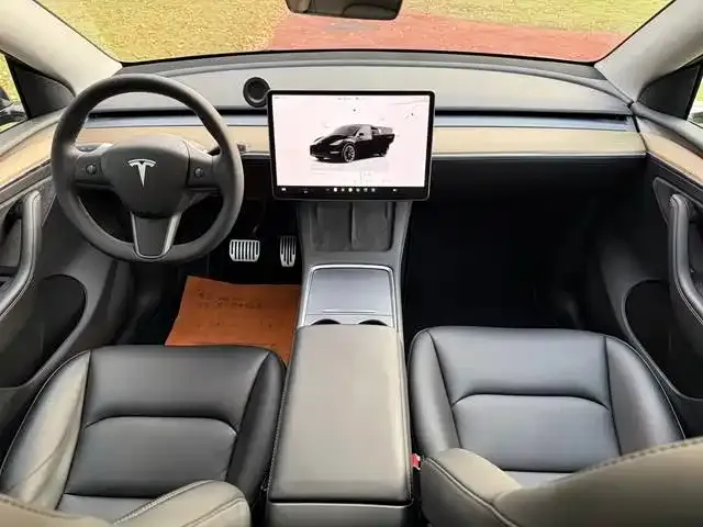 Tesla Model Y — фото 5