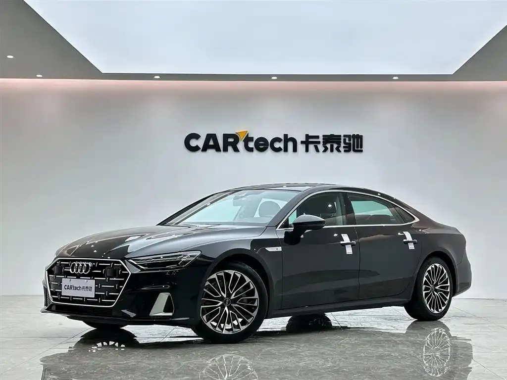 Audi A7L — фото 1