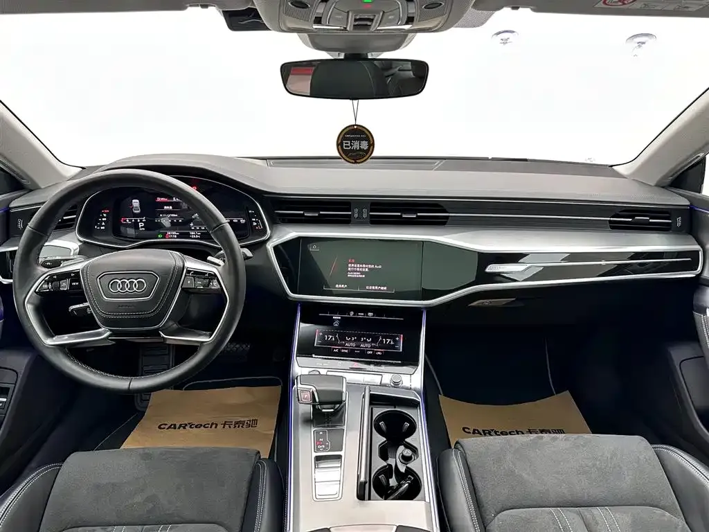 Audi A7L — фото 7