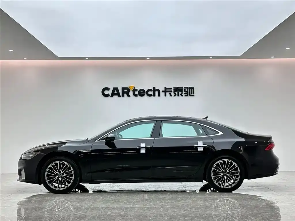 Audi A7L — фото 8