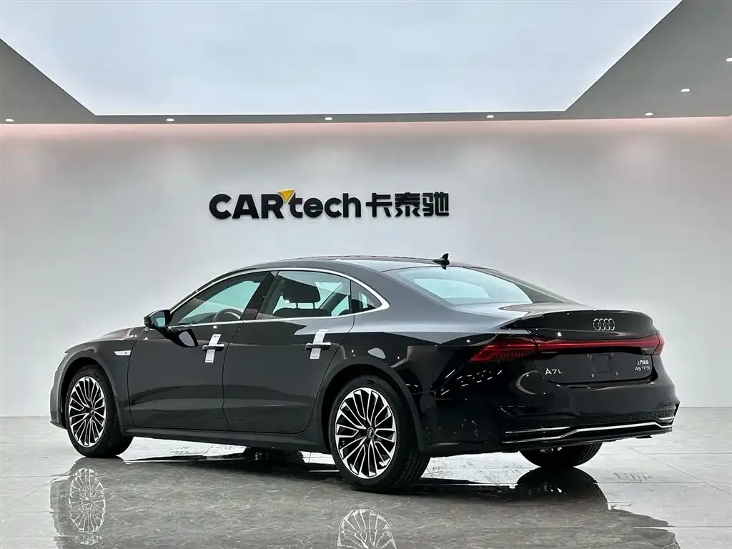 Audi A7L — фото 6