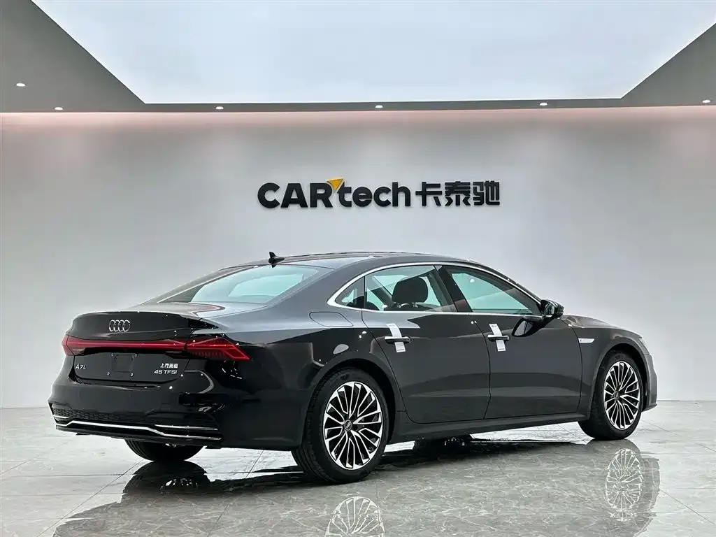 Audi A7L — фото 2