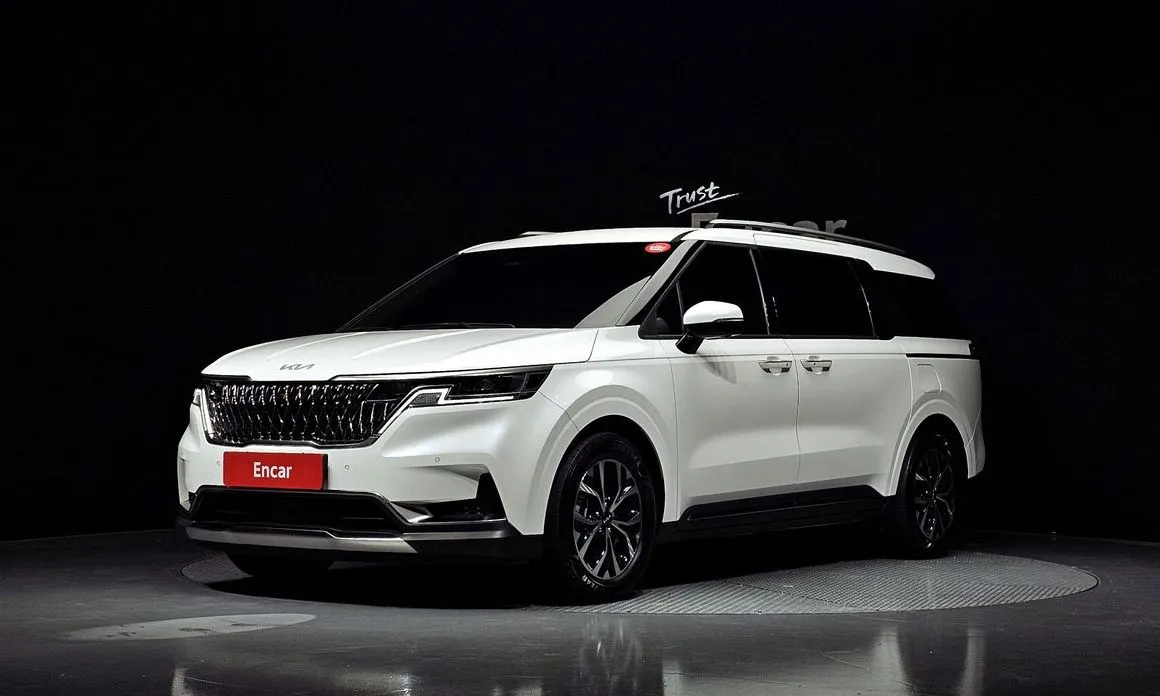 Kia Carnival — фото 1