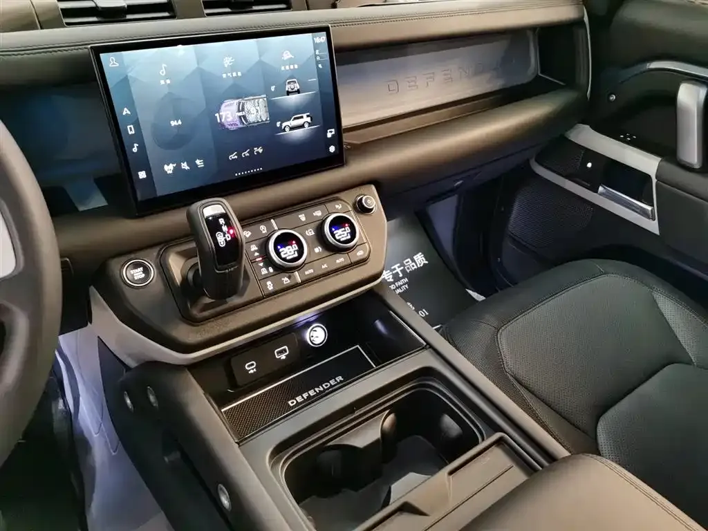 Land Rover Defender — фото 10