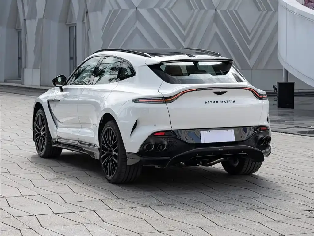 Aston Martin DBX — фото 8