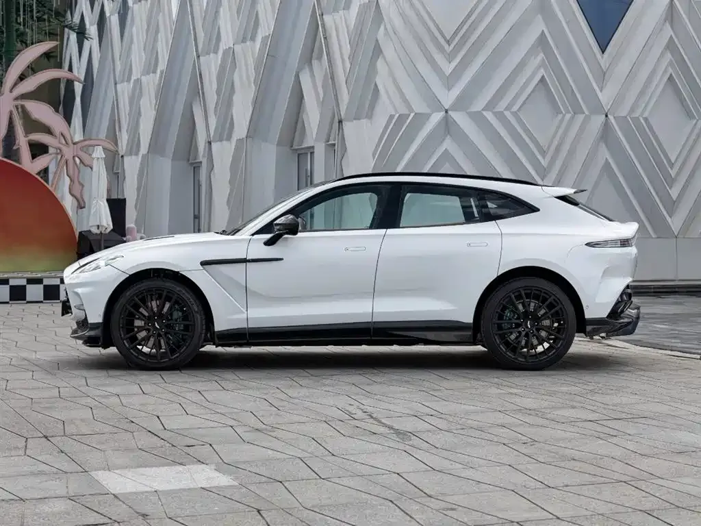 Aston Martin DBX — фото 2