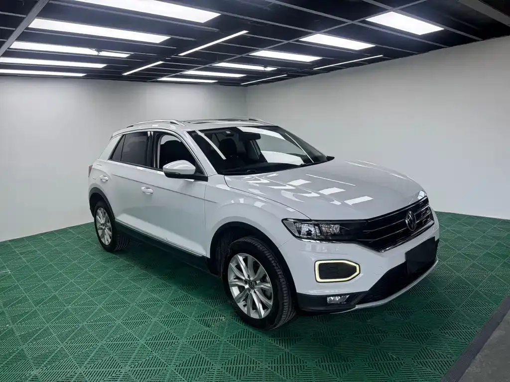 Volkswagen T-Roc — фото 7