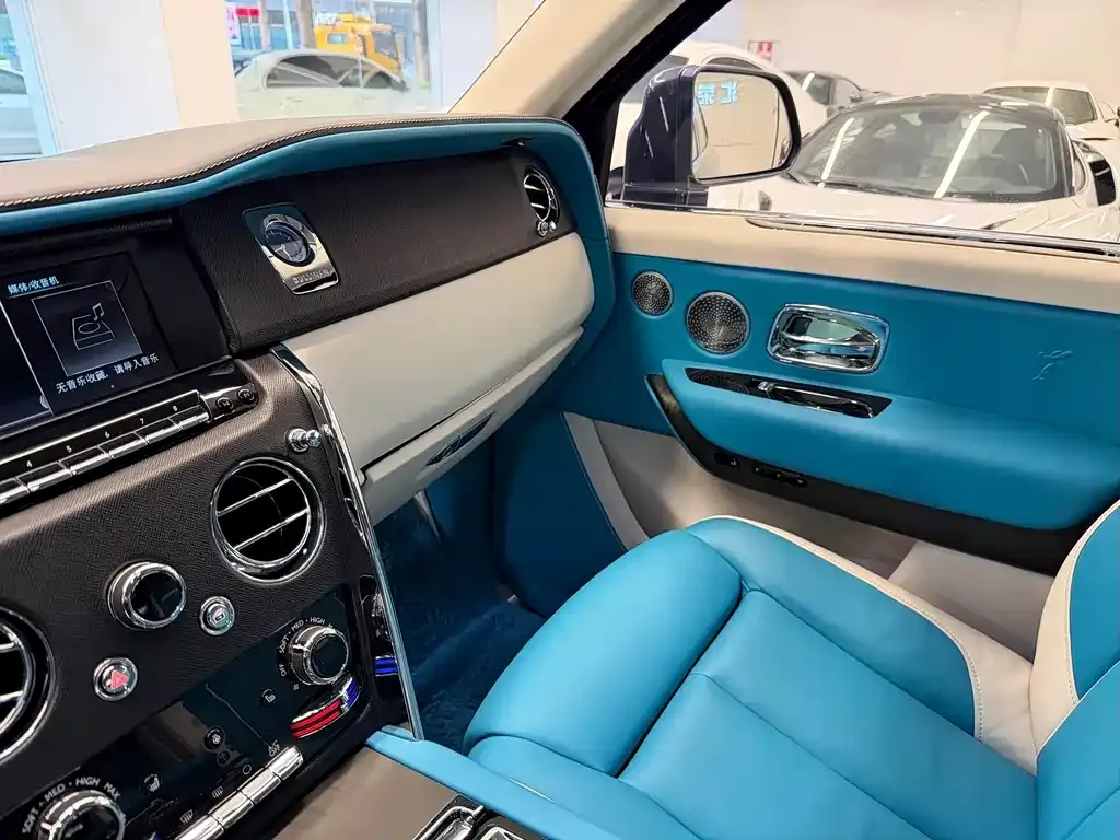 Rolls-Royce Cullinan 2021 из CN, фото 10