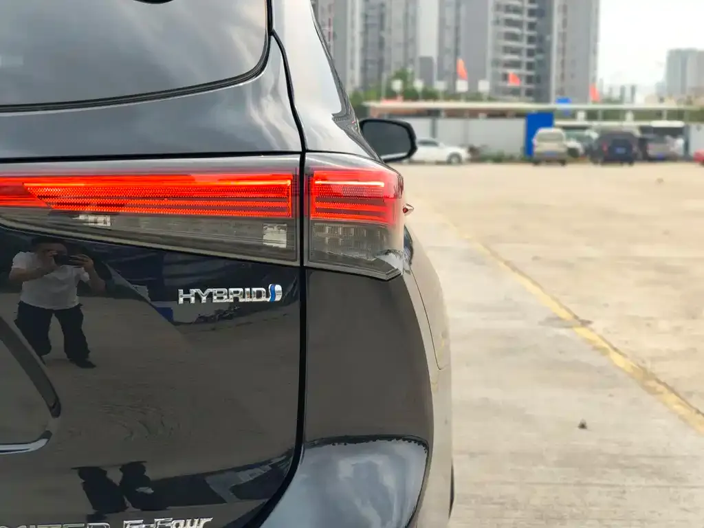 Toyota Highlander — фото 2