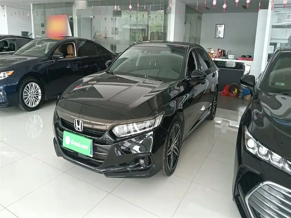 Honda Accord — фото 1