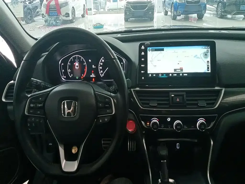 Honda Accord — фото 10