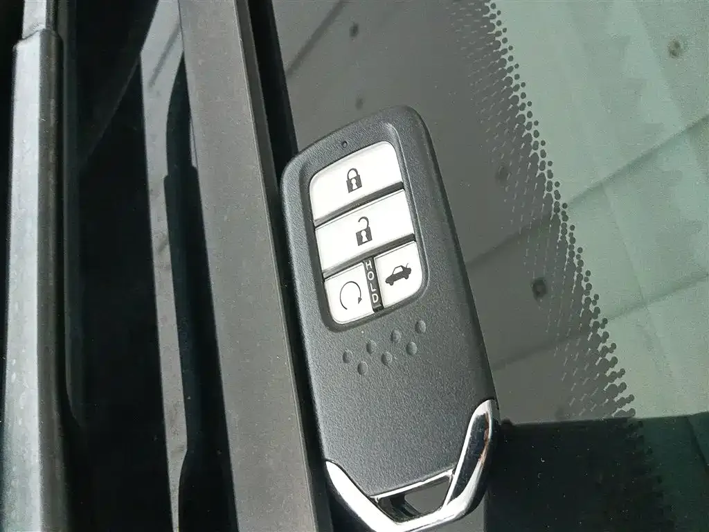 Honda Accord — фото 6