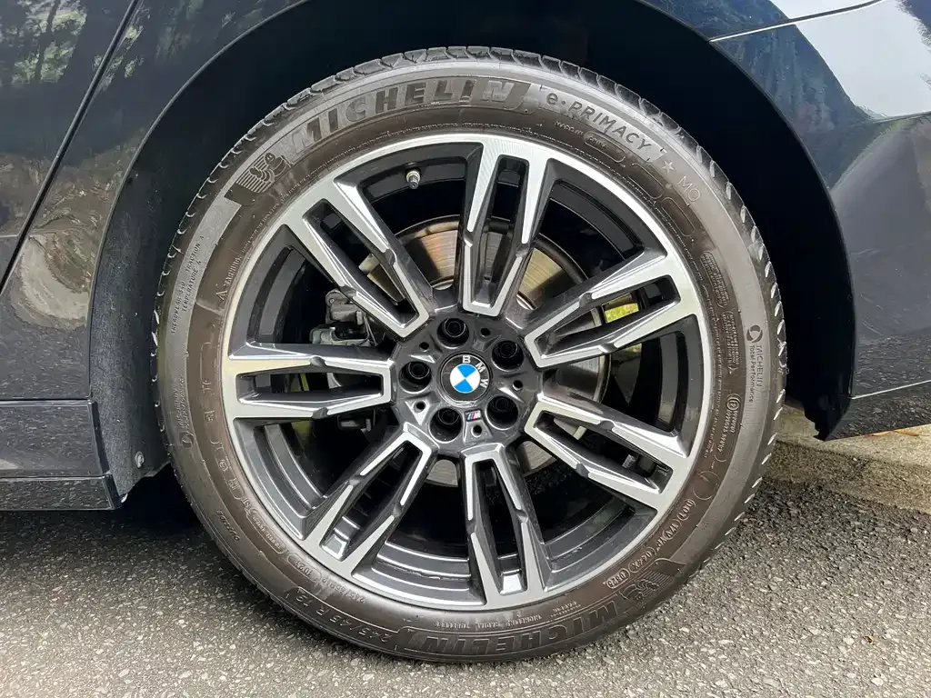 BMW 5 Series — фото 4