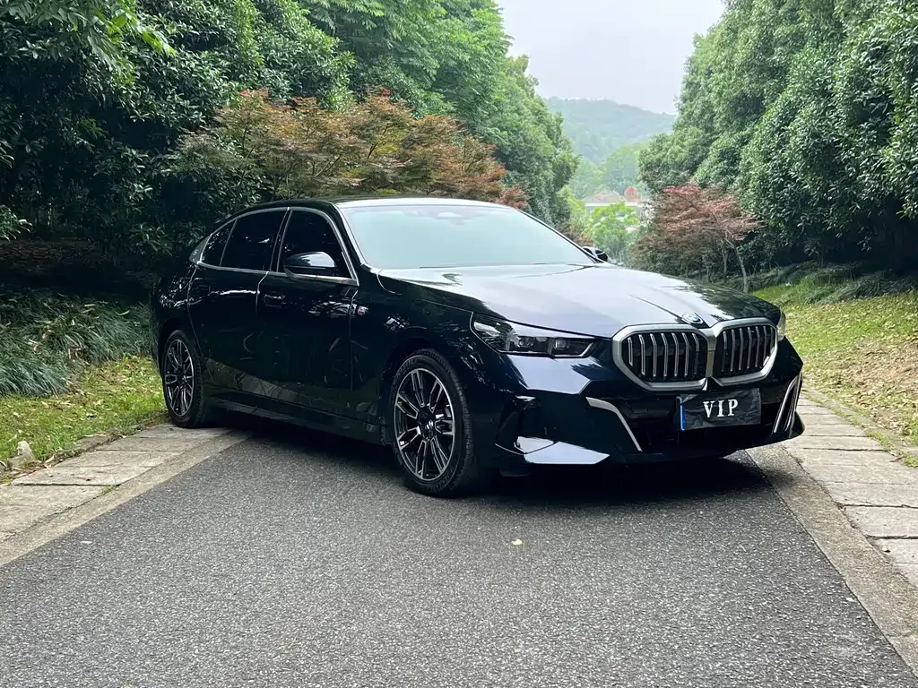 BMW 5 Series — фото 3