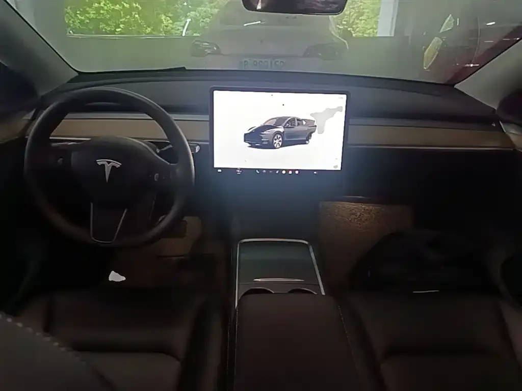 Tesla Model Y — фото 9