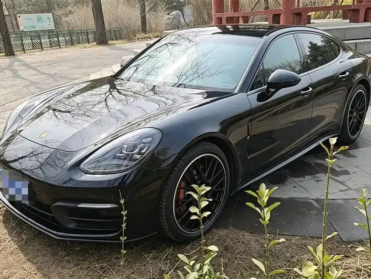 Porsche Panamera — фото 1