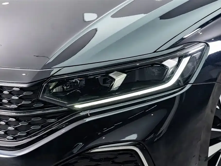 Volkswagen Passat — фото 7