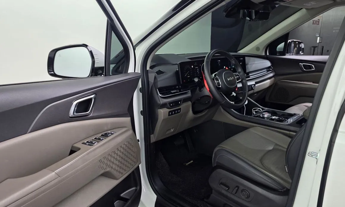 Kia Carnival — фото 10