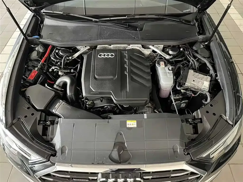 Audi A6L — фото 8