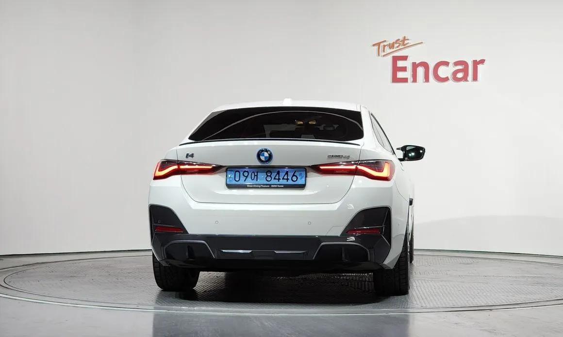 BMW i4 — фото 2