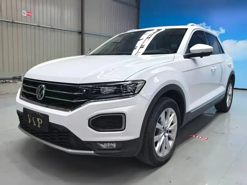 Volkswagen T-Roc — фото 1