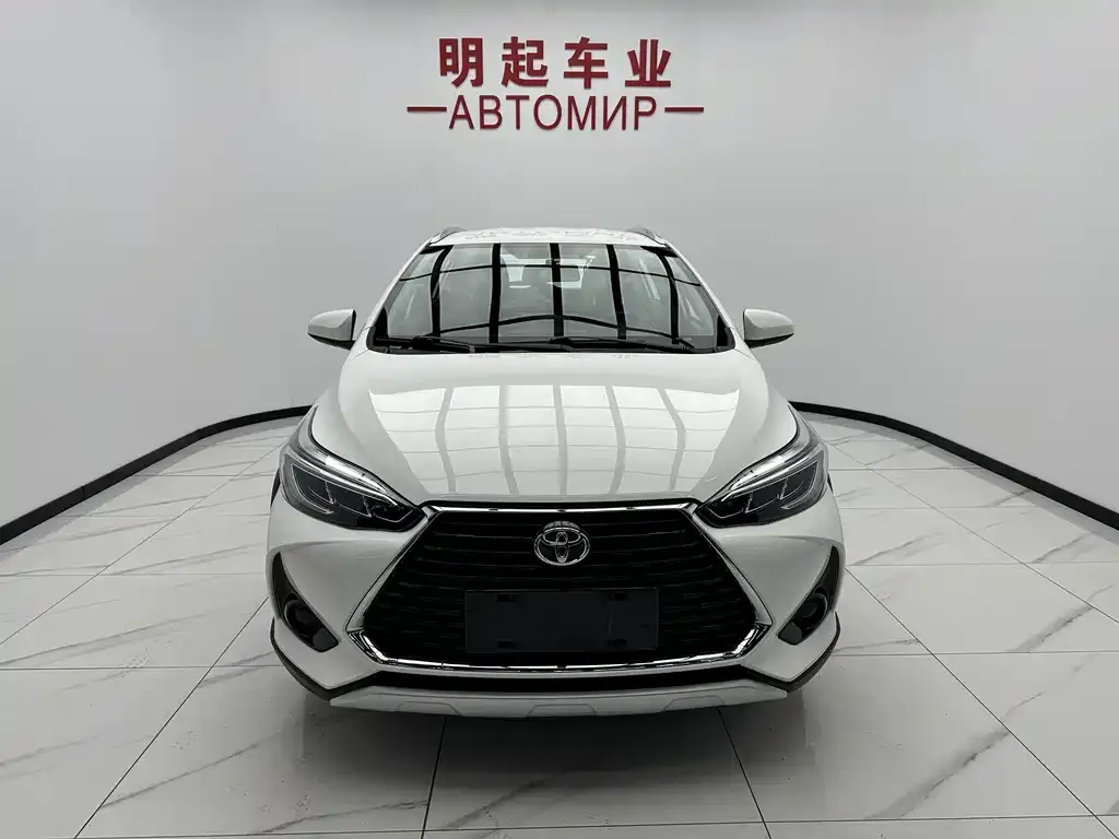 Toyota Yaris L — фото 4