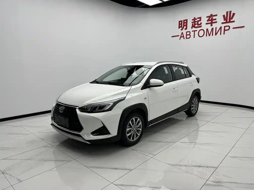 Toyota Yaris L — фото 5