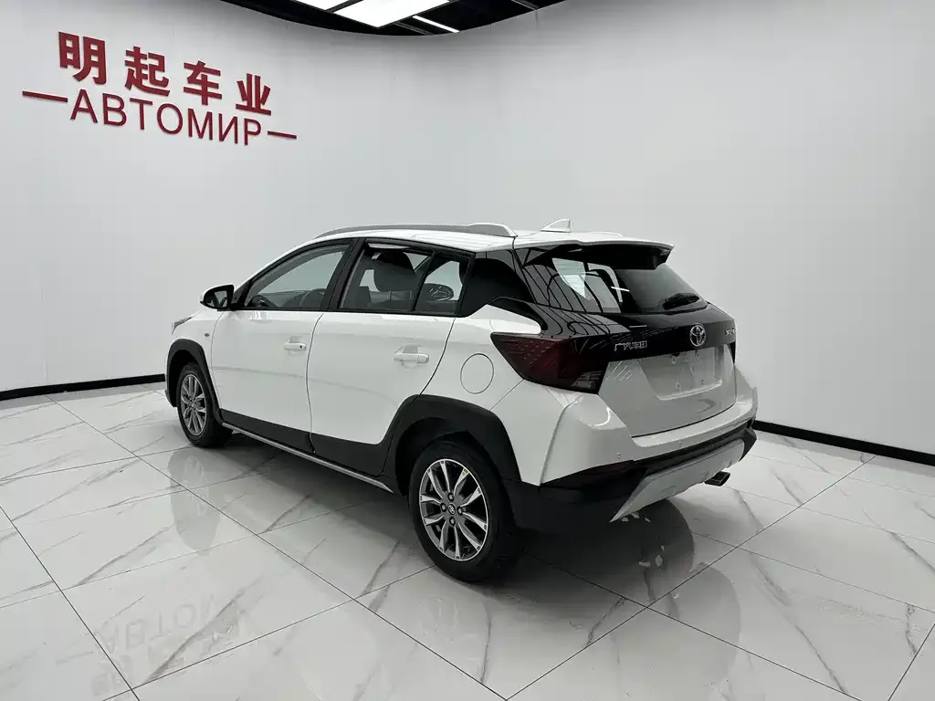 Toyota Yaris L — фото 6