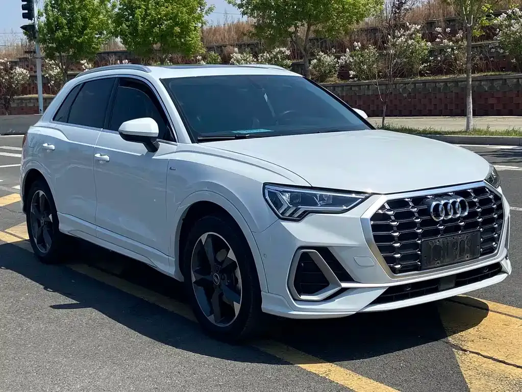 Audi Q3 — фото 10