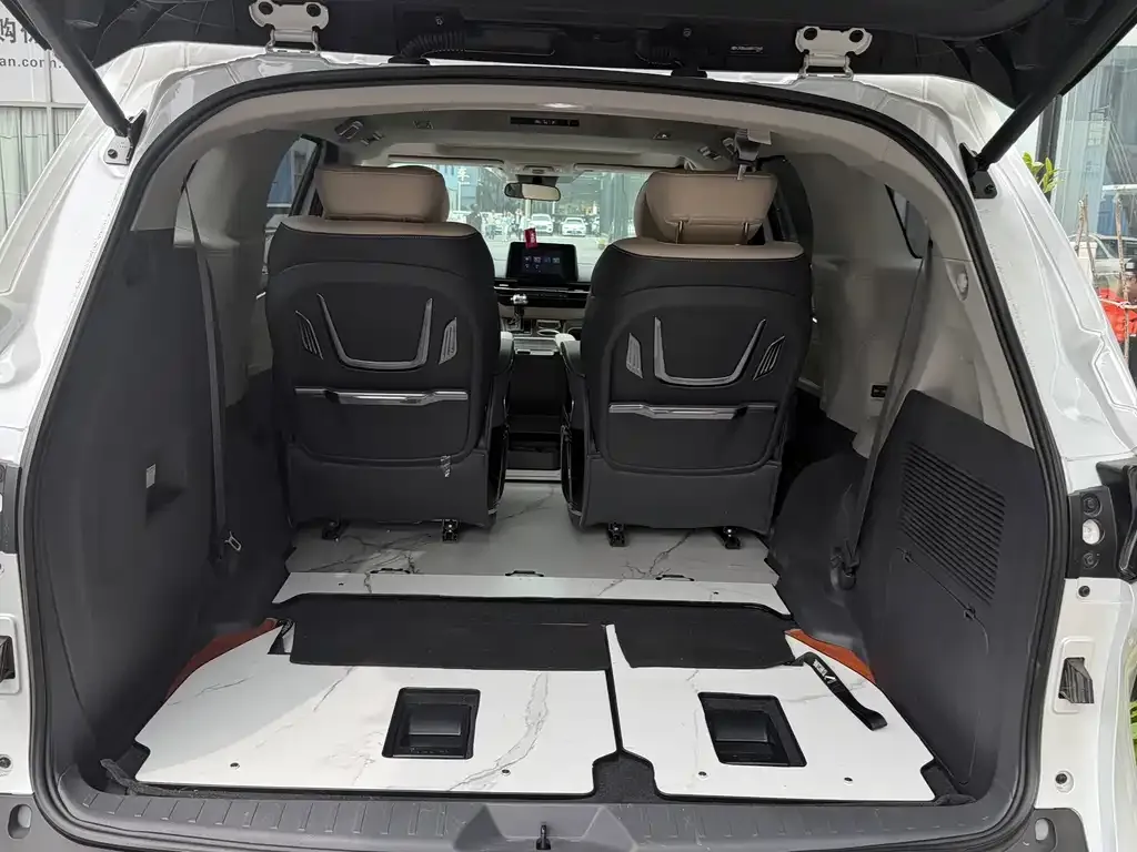 Toyota Sienna — фото 3