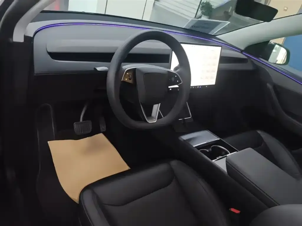 Tesla Model Y — фото 3