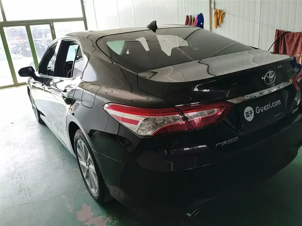 Toyota Camry — фото 8
