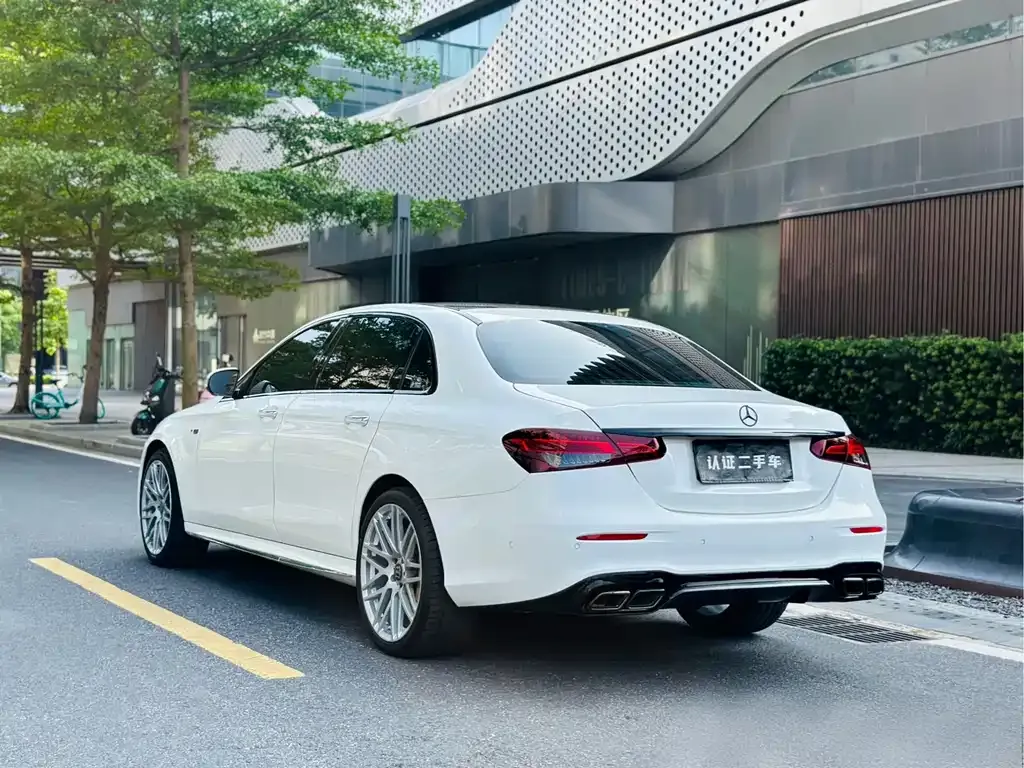 Mercedes-Benz E-Class — фото 5