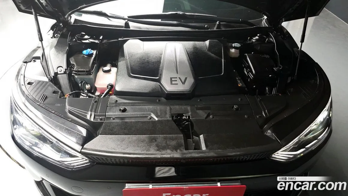 Kia EV6 2023 из KR, фото 9
