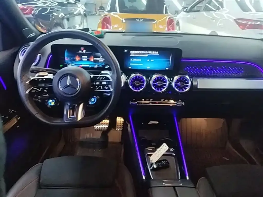 Mercedes-Benz GLB AMG — фото 8