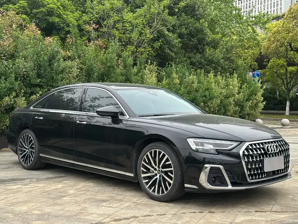 Audi A8 — фото 7