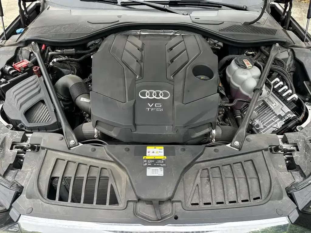Audi A8 — фото 4