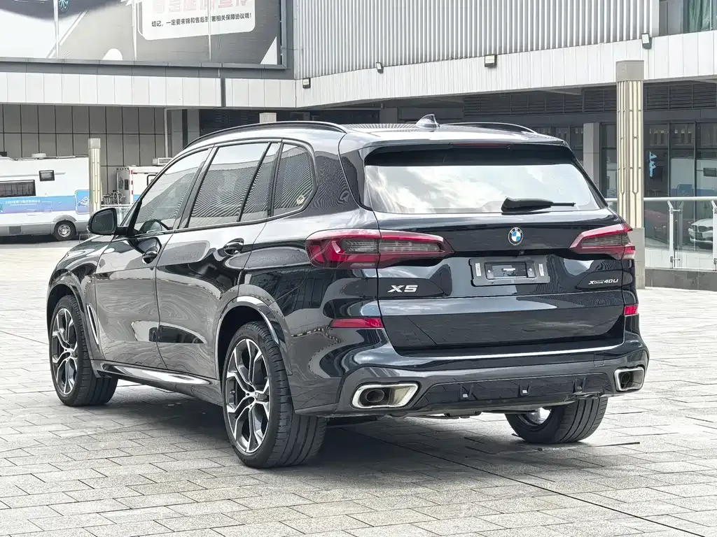 BMW X5 — фото 10