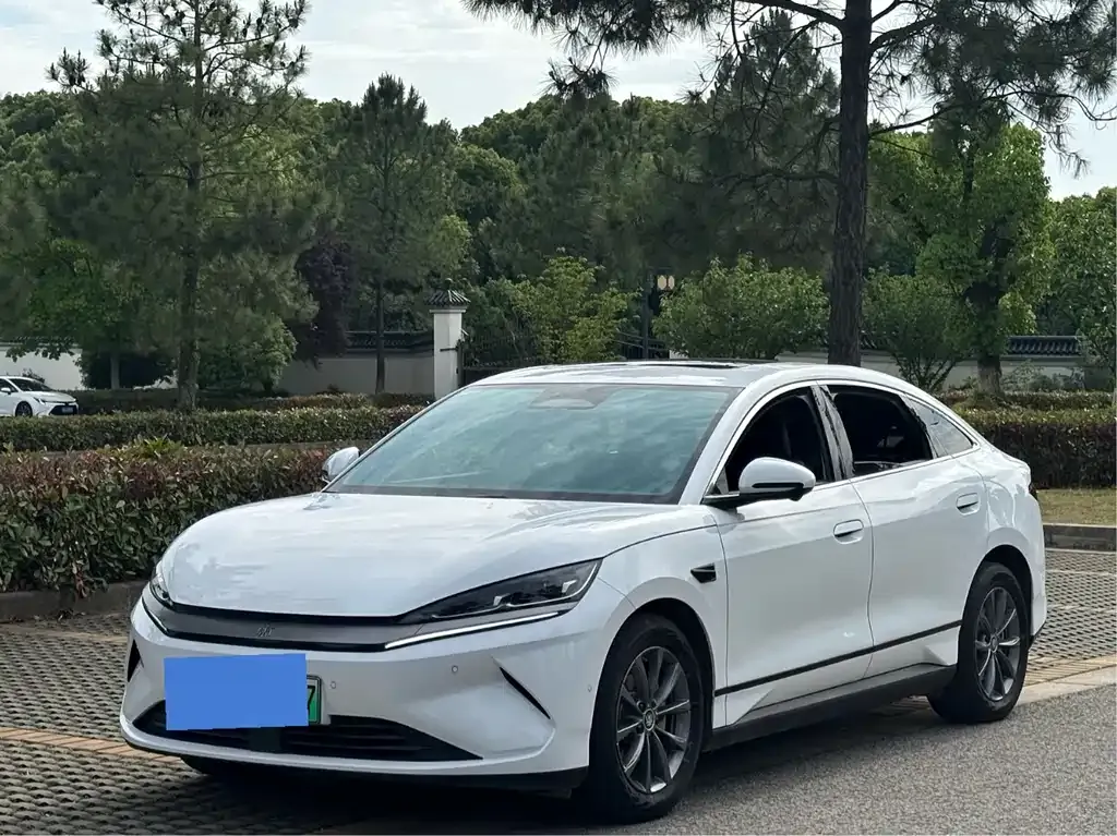 BYD Qin L — фото 1