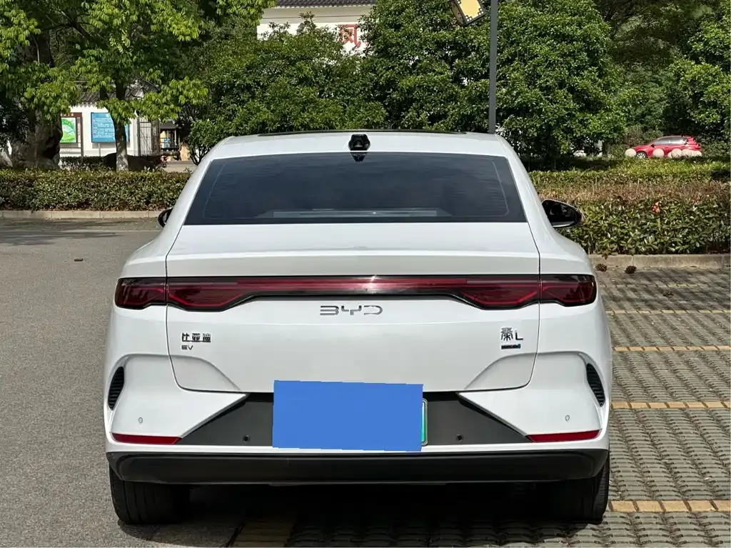 BYD Qin L — фото 8