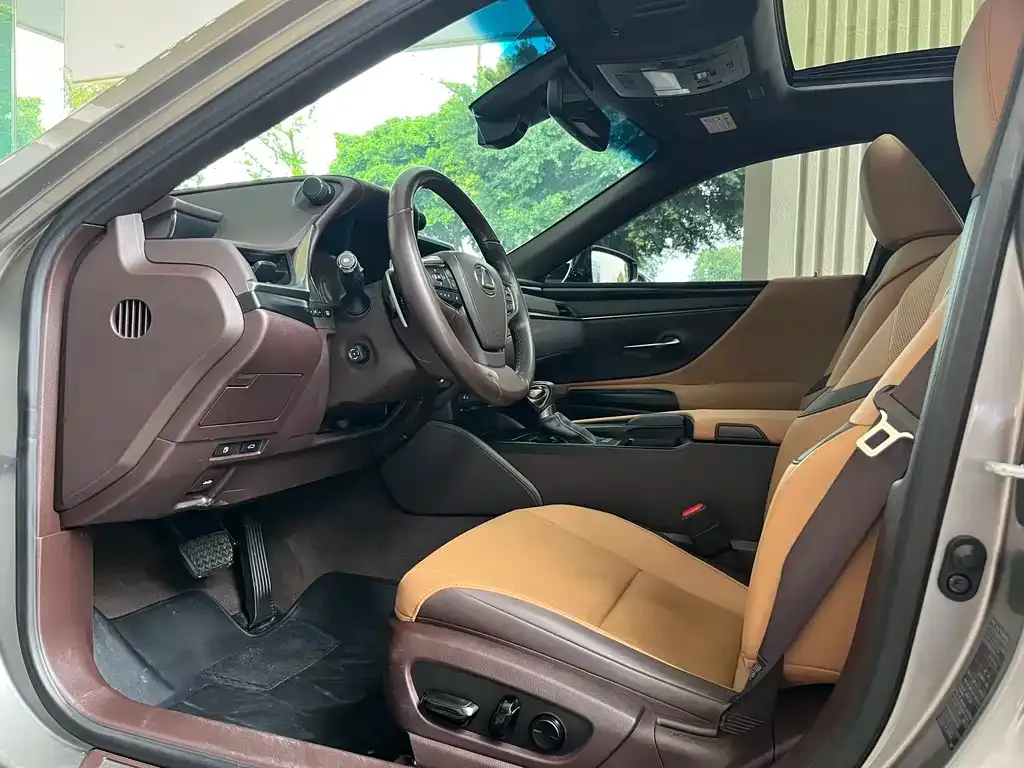 Lexus ES 2021 из CN, фото 4