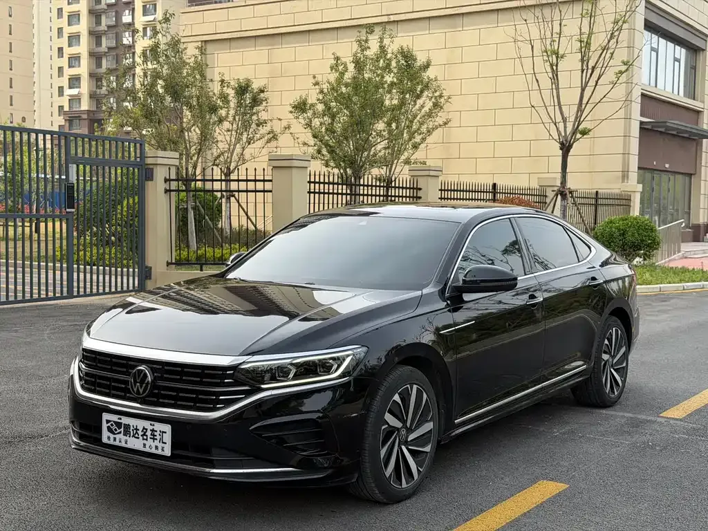 Volkswagen Passat — фото 1