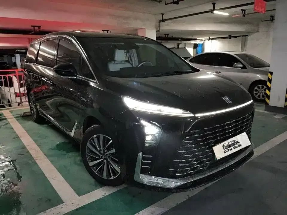 Buick GL8 Hybrid — фото 1