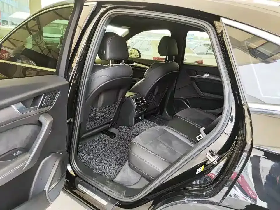 Audi Q5L Sportback 2022 из CN, фото 8