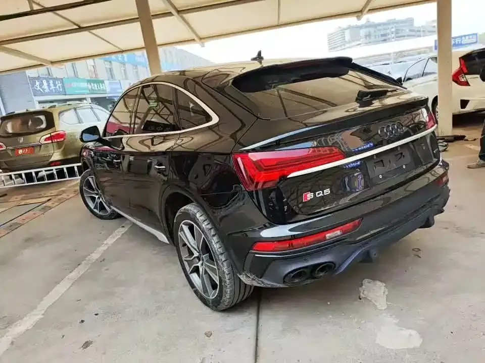 Audi Q5L Sportback 2022 из CN, фото 3